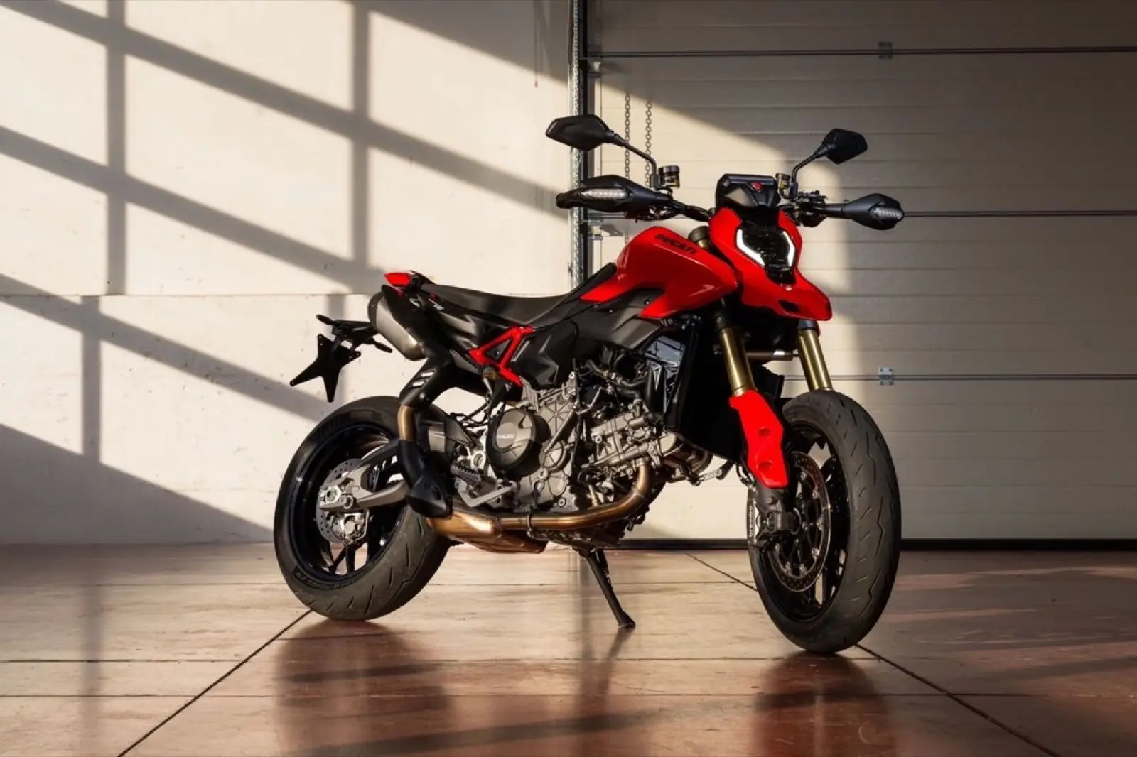 Ducati Hypermotard V2 SP